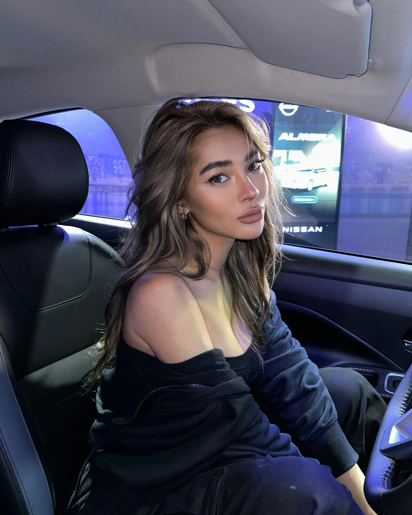 Christine Samson - christine-samson-sexy-3.webp